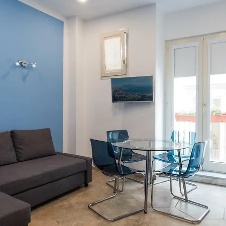 Monserrato B&B 나폴리