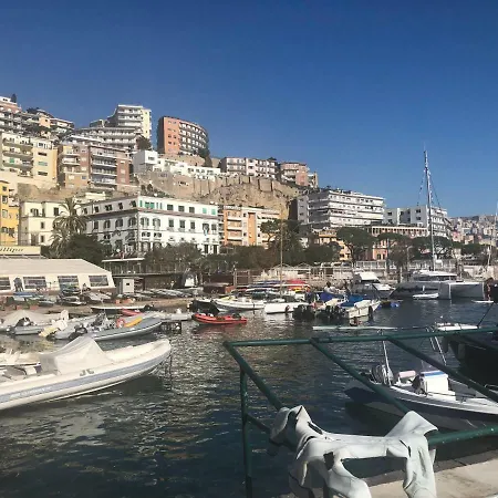 Monserrato Νάπολη
